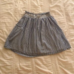 Old Navy - navy and white skirt